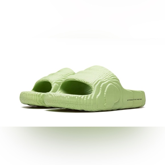 Adidas Men’s Adilette 22 Slides “Magic Lime” Slip On‎ Sandals Size 10 - Picture 1 of 13